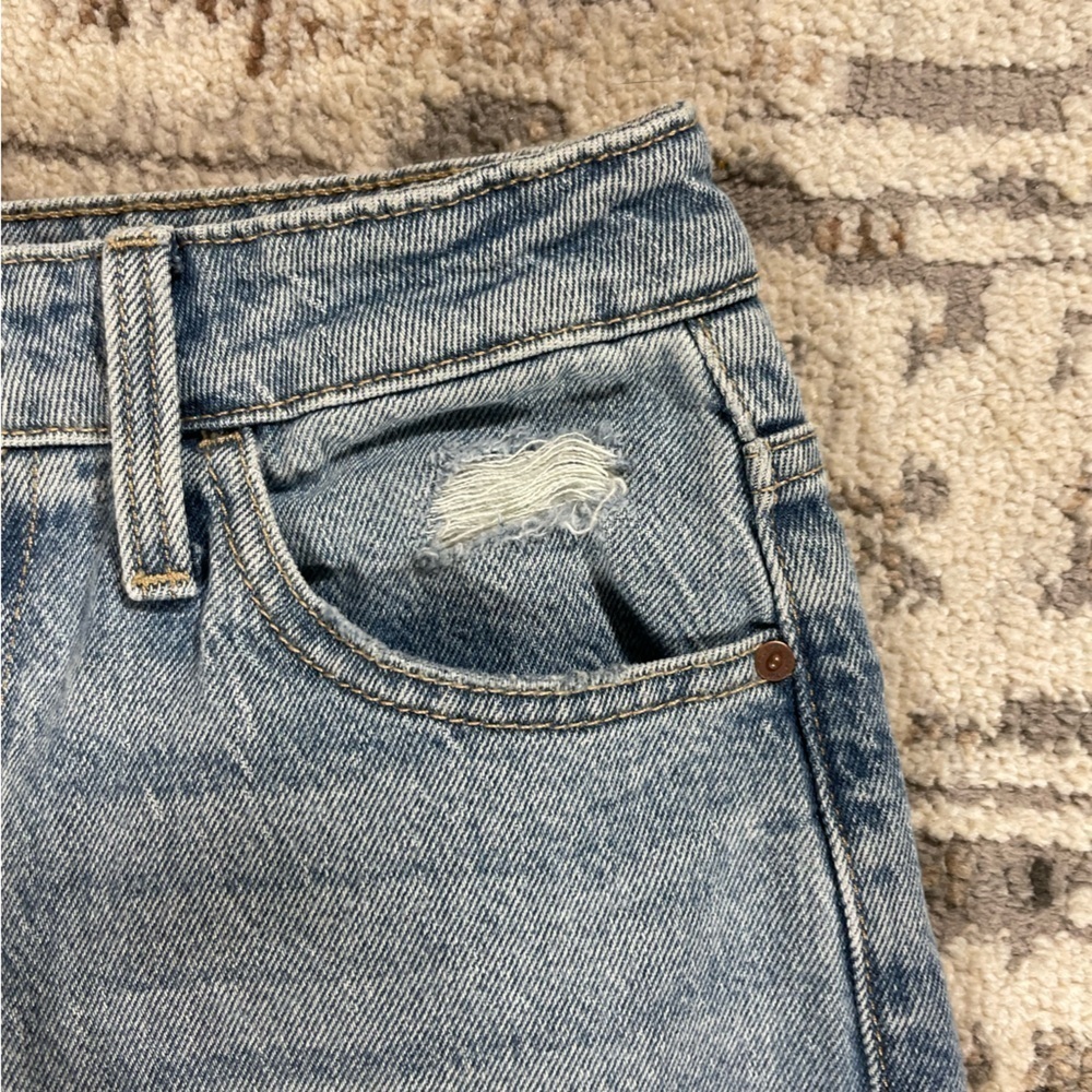 Guess 90s Boyfriend Highrise Wide Leg Lightly Distressed Blue Jeans - Picture 10 of 15